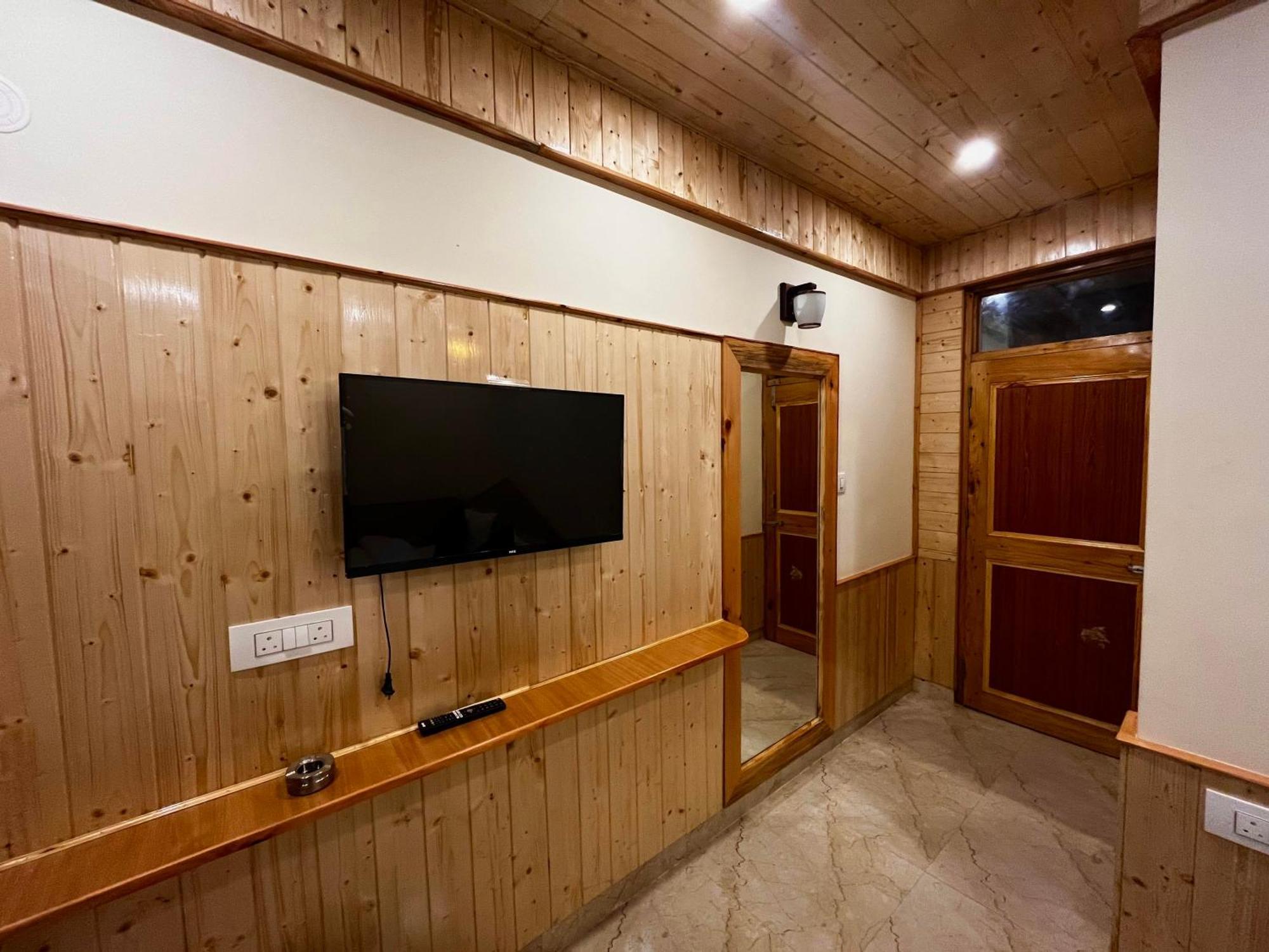Hotel Mid Orchard Kasol L River Side -Pure Veg Hotel Exterior foto