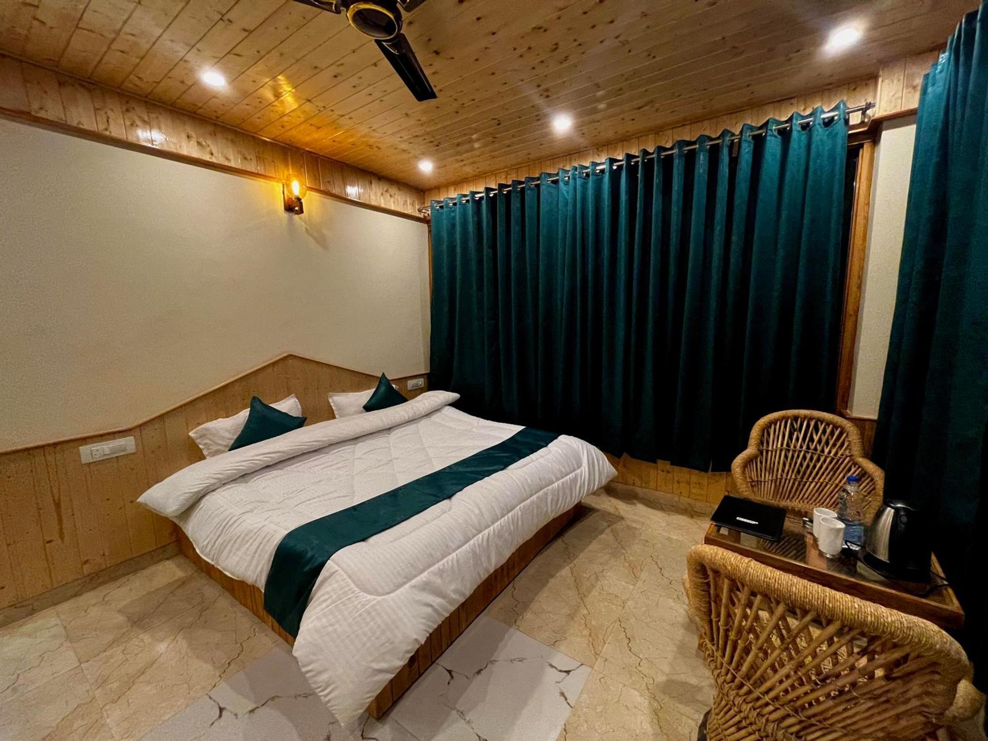 Hotel Mid Orchard Kasol L River Side -Pure Veg Hotel Exterior foto