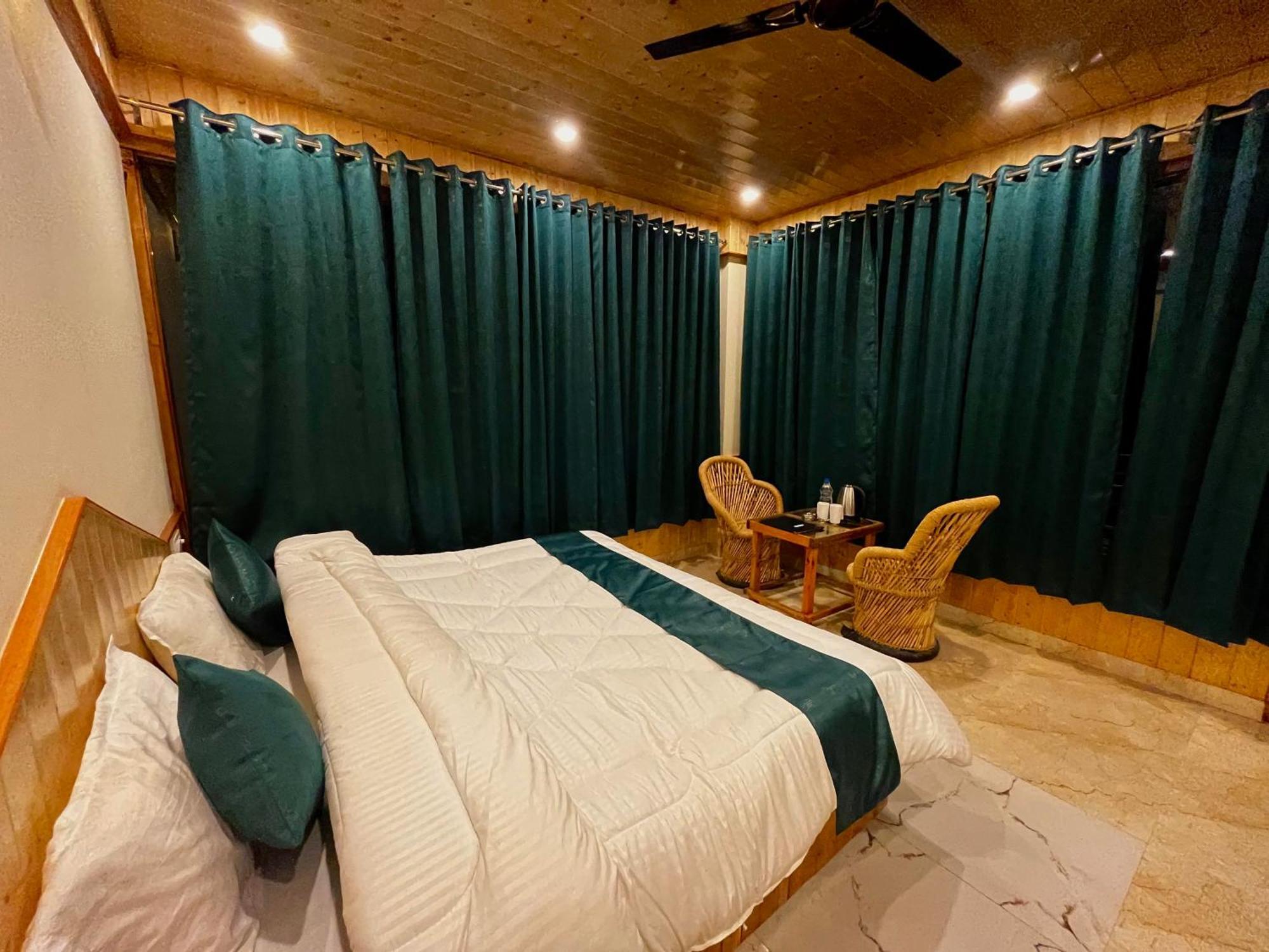 Hotel Mid Orchard Kasol L River Side -Pure Veg Hotel Exterior foto