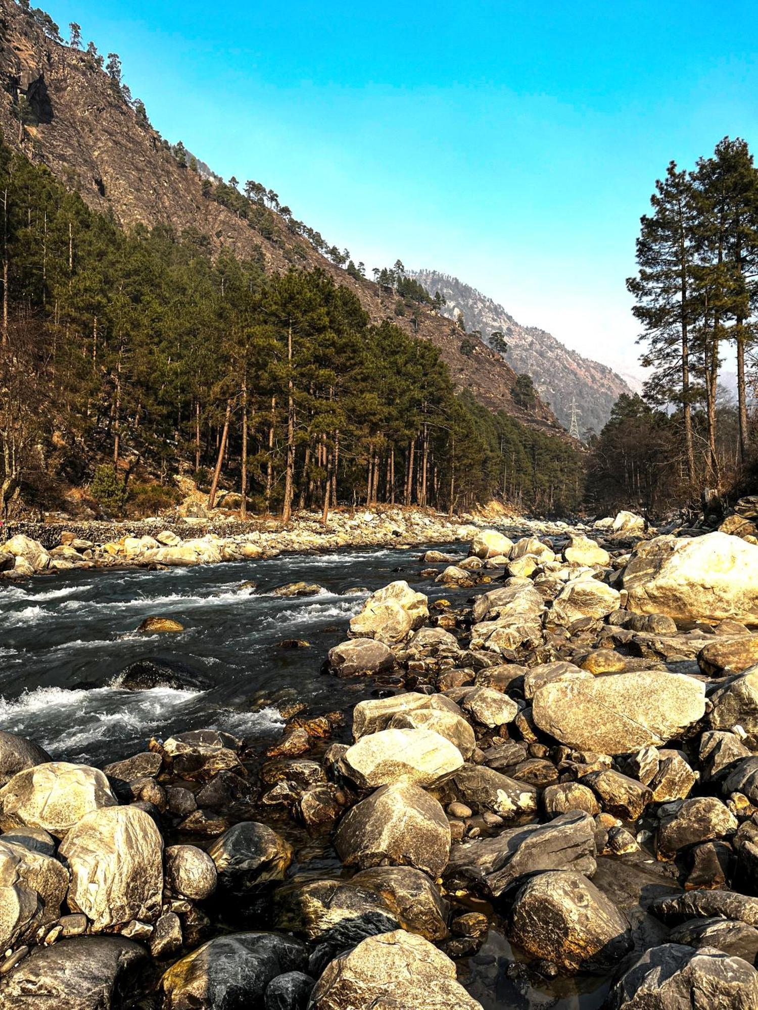 Hotel Mid Orchard Kasol L River Side -Pure Veg Hotel Exterior foto